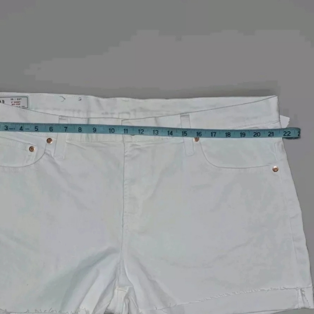 Gap Women's Optic White Demin Cuffed Shorts 35/25R 5" Short Midrise B24#2 - Picture 6 of 6